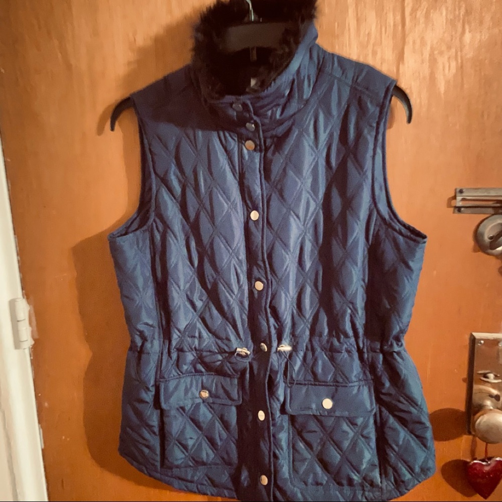 🎖HP🎖Quilted Navy Vest - Picture 9 of 10